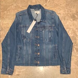 Nicole Miller woman’s Blue Denim Jacket size M. 99% Cotton